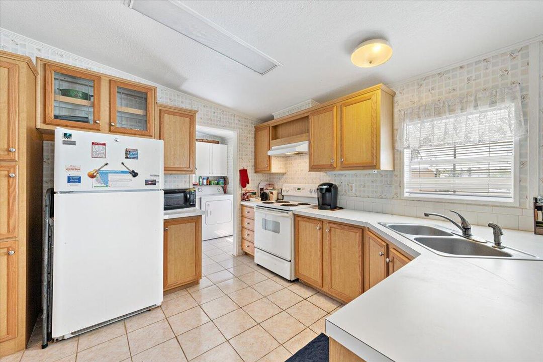 For Sale: $85,000 (2 beds, 2 baths, 1056 Square Feet)