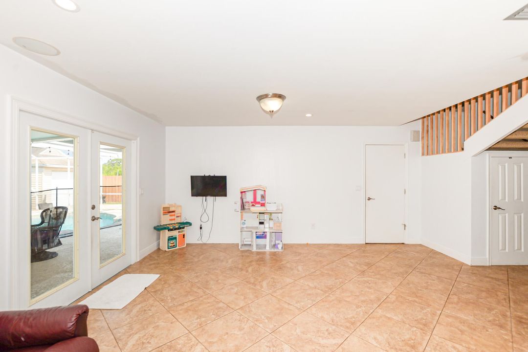 For Sale: $420,000 (3 beds, 2 baths, 2016 Square Feet)