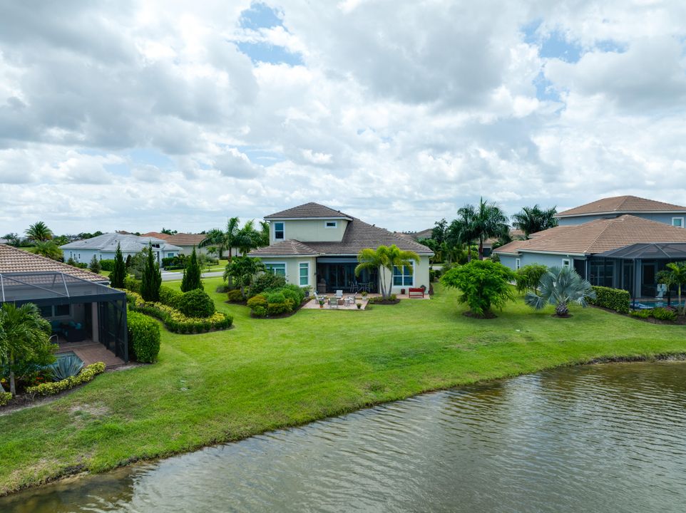 For Sale: $959,000 (3 beds, 3 baths, 3561 Square Feet)