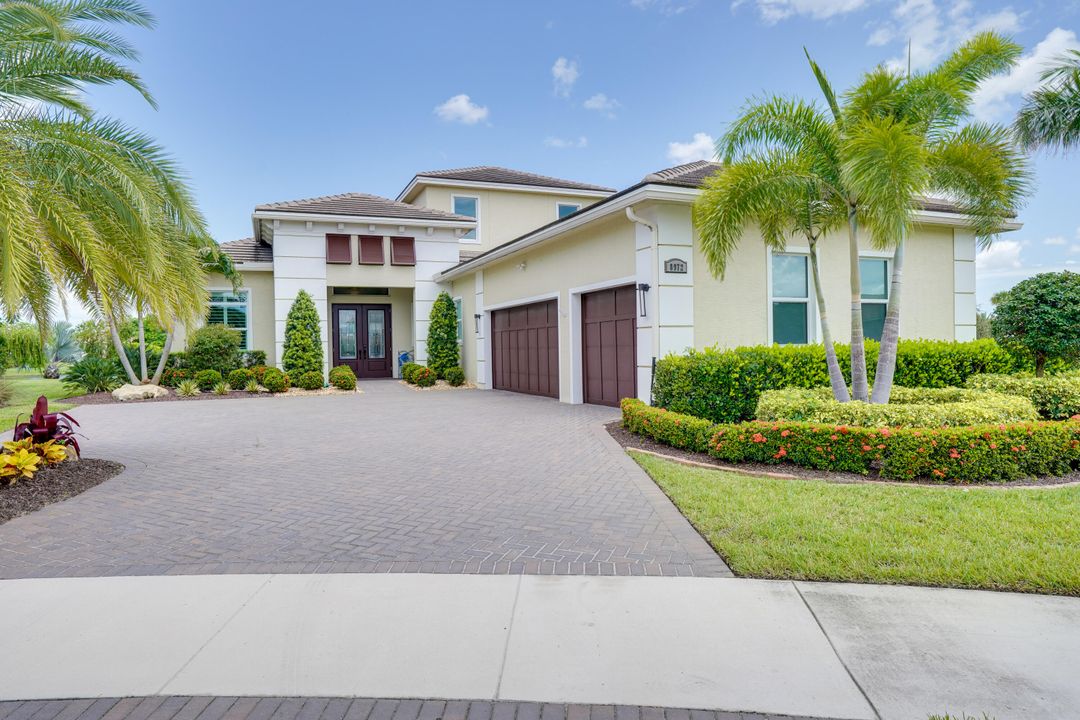 For Sale: $959,000 (3 beds, 3 baths, 3561 Square Feet)