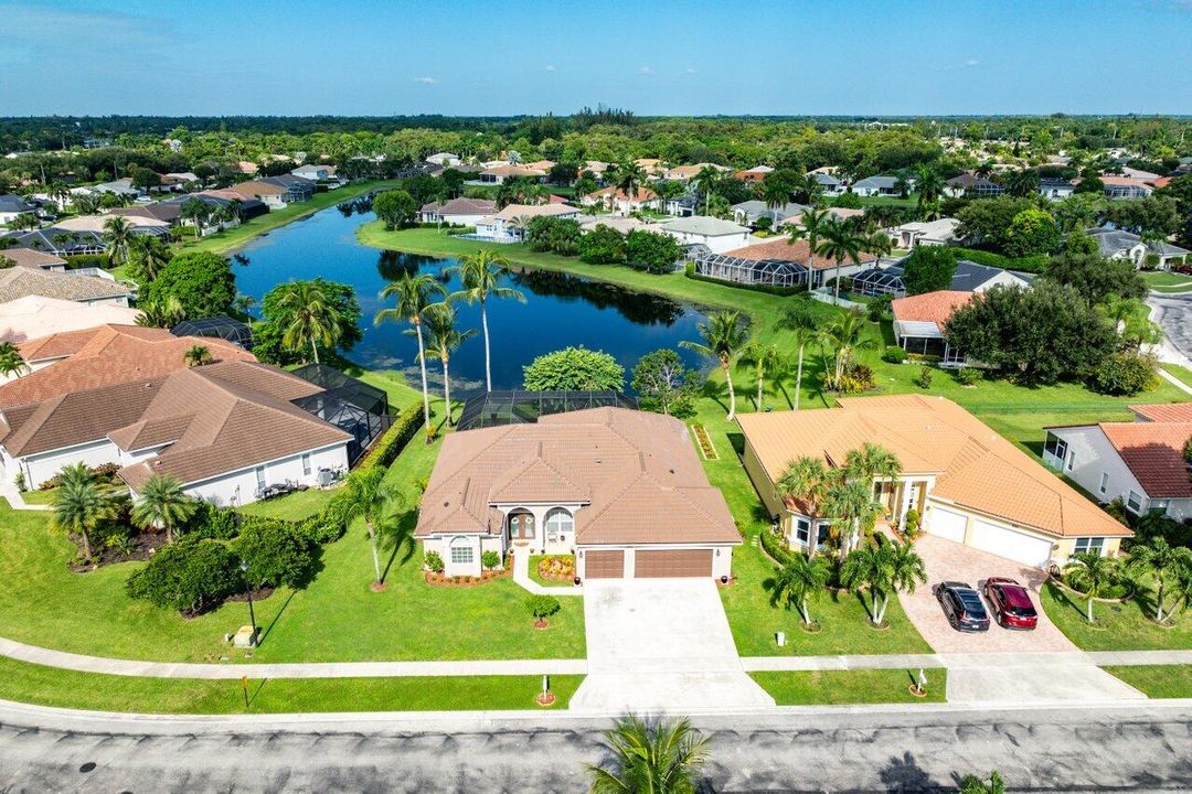 Active With Contract: $815,000 (4 beds, 3 baths, 2384 Square Feet)