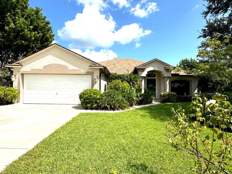 For Sale: $929,900 (4 beds, 2 baths, 2112 Square Feet)