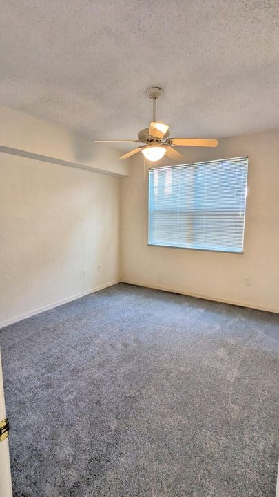 Active With Contract: $2,000 (2 beds, 2 baths, 1071 Square Feet)