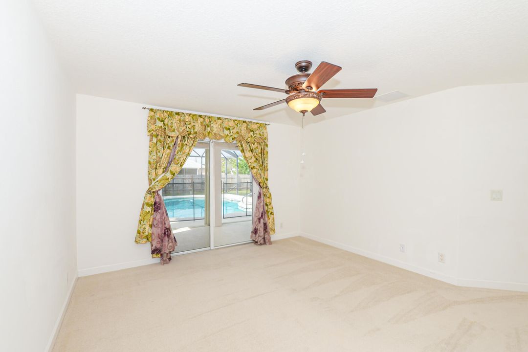 Active With Contract: $2,900 (3 beds, 2 baths, 1799 Square Feet)