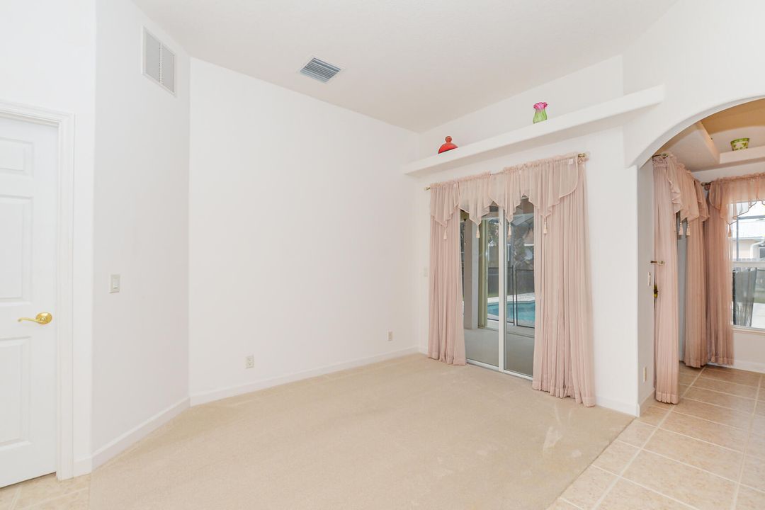 Active With Contract: $2,900 (3 beds, 2 baths, 1799 Square Feet)