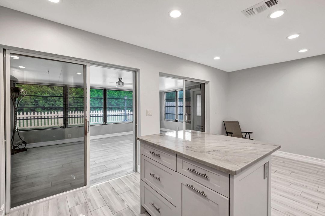 Active With Contract: $2,650 (2 beds, 2 baths, 1232 Square Feet)