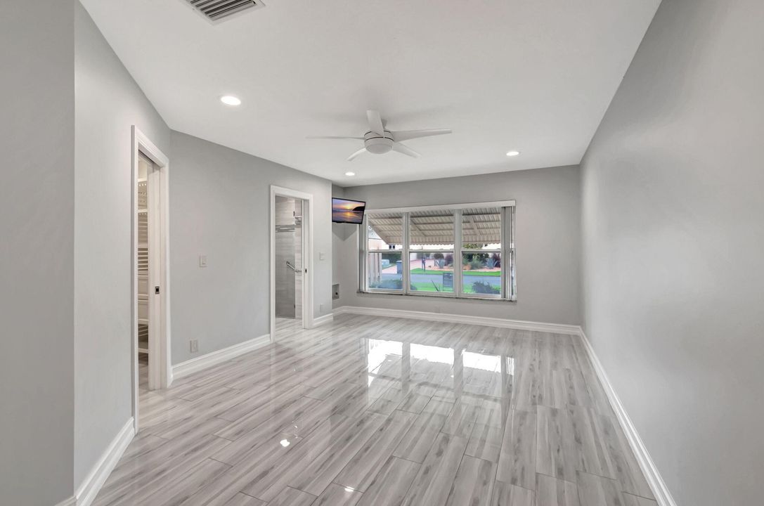 Active With Contract: $2,650 (2 beds, 2 baths, 1232 Square Feet)