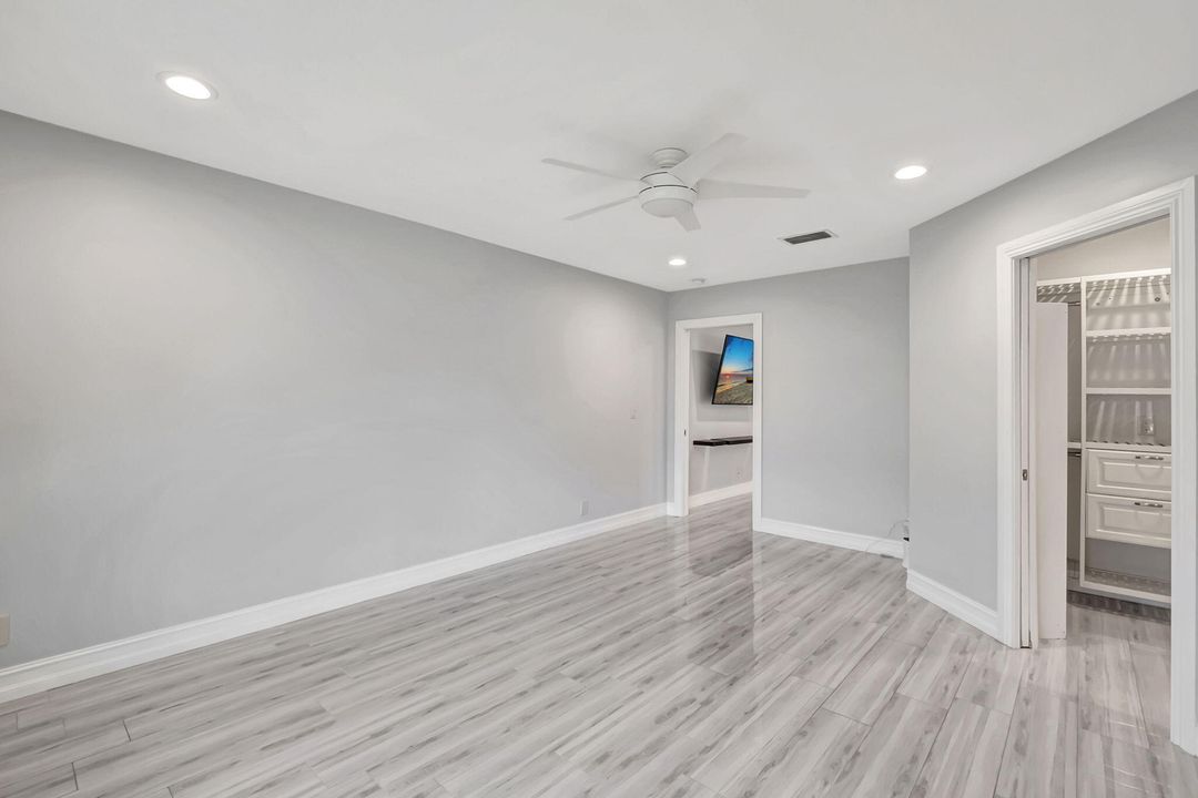 Active With Contract: $2,650 (2 beds, 2 baths, 1232 Square Feet)