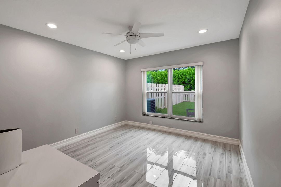 Active With Contract: $2,650 (2 beds, 2 baths, 1232 Square Feet)