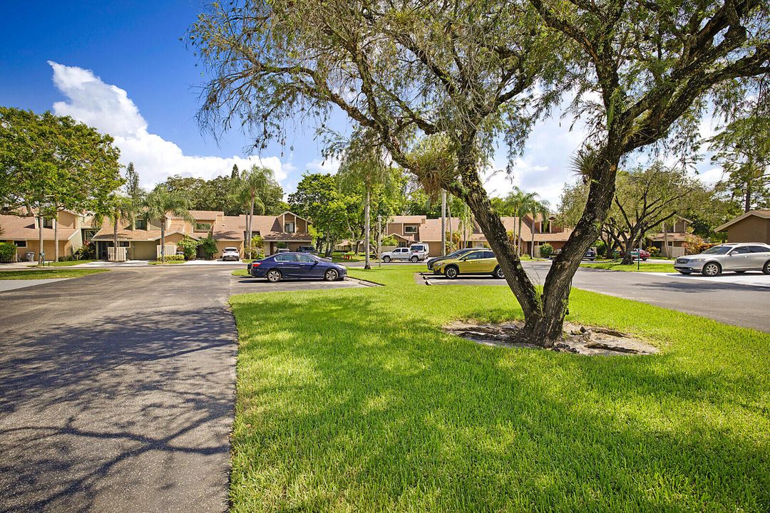 For Sale: $495,000 (3 beds, 2 baths, 1442 Square Feet)