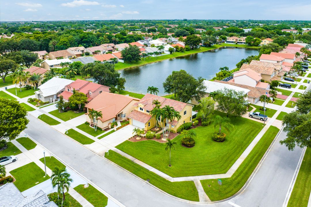 Active With Contract: $699,000 (4 beds, 2 baths, 2358 Square Feet)