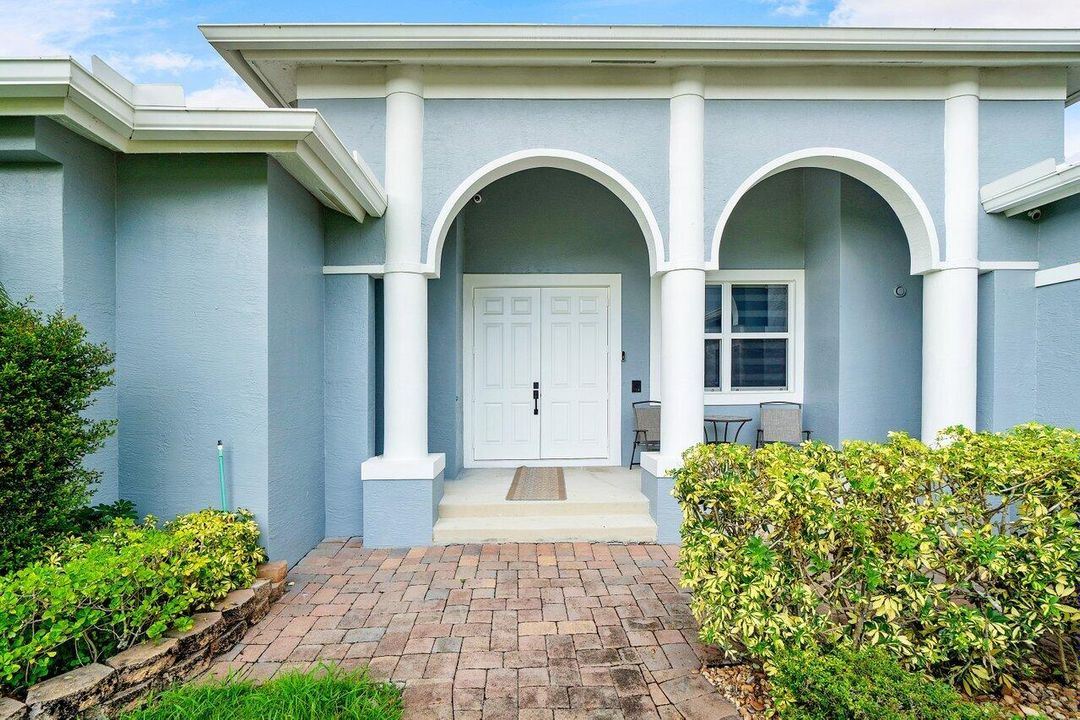 Active With Contract: $8,800 (4 beds, 3 baths, 2711 Square Feet)