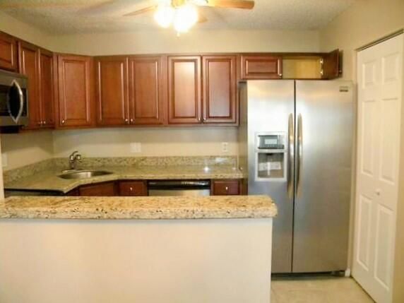 Active With Contract: $1,500 (2 beds, 1 baths, 850 Square Feet)