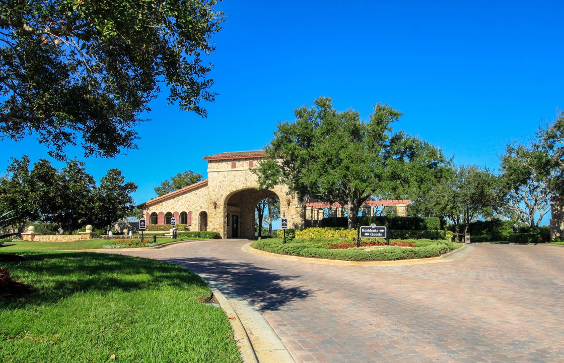 For Sale: $959,000 (3 beds, 3 baths, 3561 Square Feet)