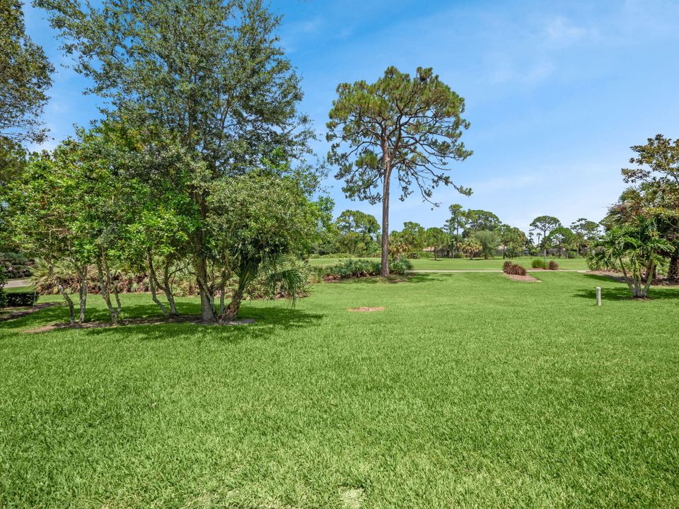 For Sale: $850,000 (3 beds, 2 baths, 2750 Square Feet)