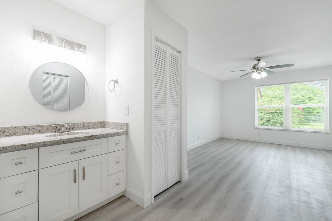 For Sale: $374,900 (2 beds, 2 baths, 1049 Square Feet)