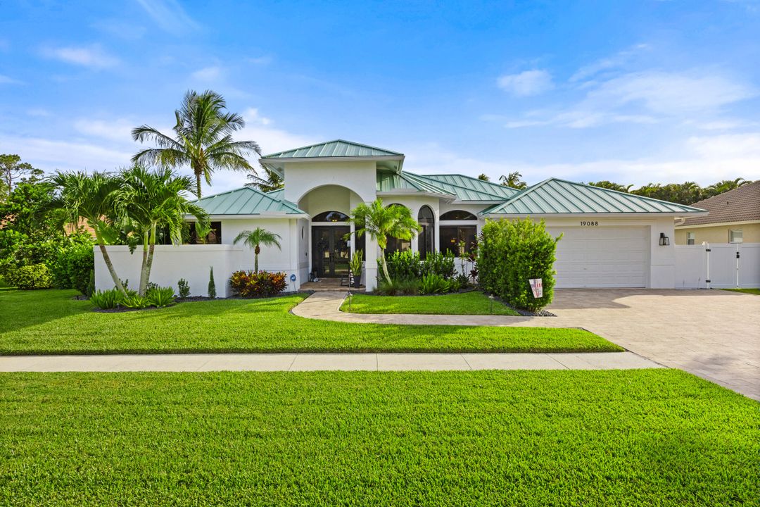 Active With Contract: $1,284,900 (4 beds, 3 baths, 2621 Square Feet)