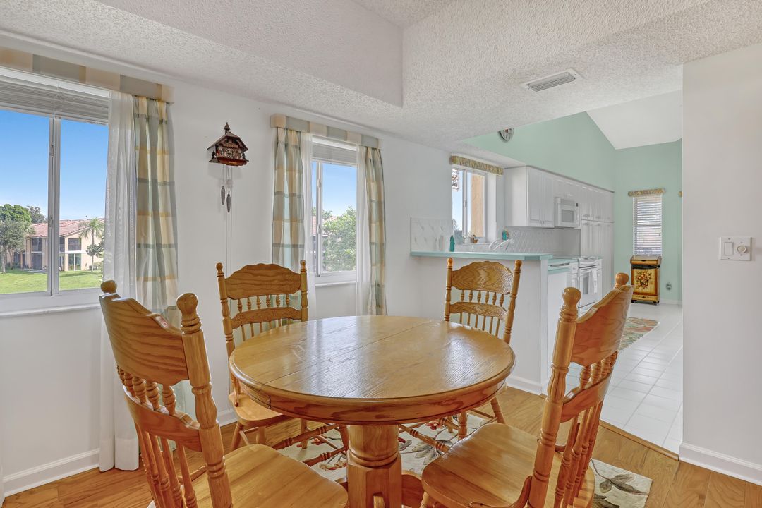 На продажу: $379,900 (3 спален, 2 ванн, 1590 Квадратных фут)