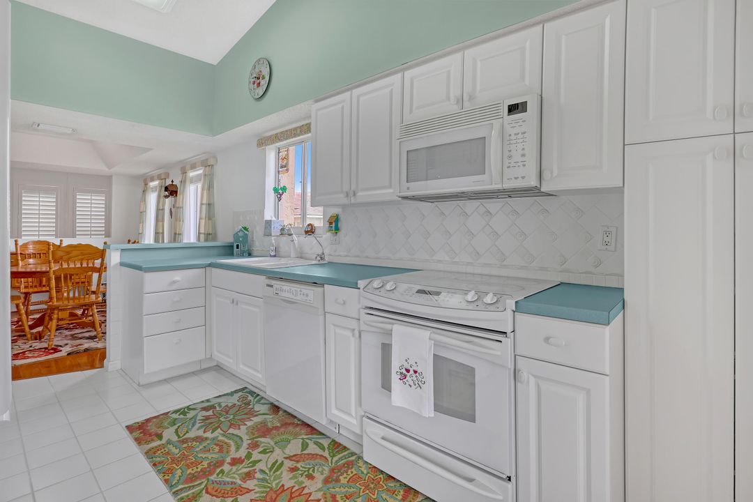 На продажу: $379,900 (3 спален, 2 ванн, 1590 Квадратных фут)