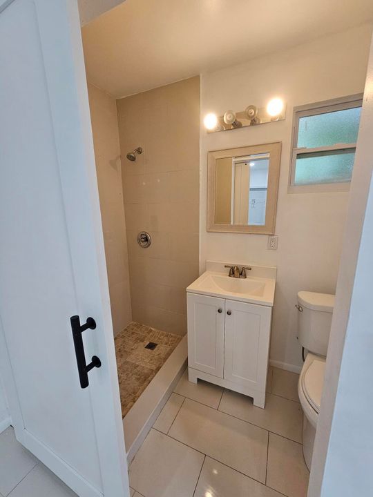 Active With Contract: $1,425 (0 beds, 1 baths, 100 Square Feet)