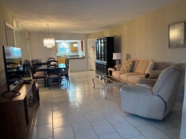 For Sale: $235,000 (2 beds, 2 baths, 1178 Square Feet)