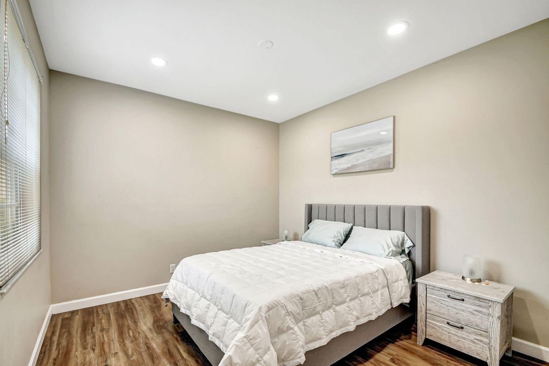 For Sale: $685,000 (2 beds, 2 baths, 1701 Square Feet)