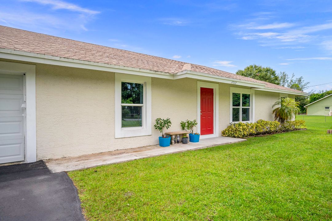 Active With Contract: $660,000 (3 beds, 2 baths, 1700 Square Feet)