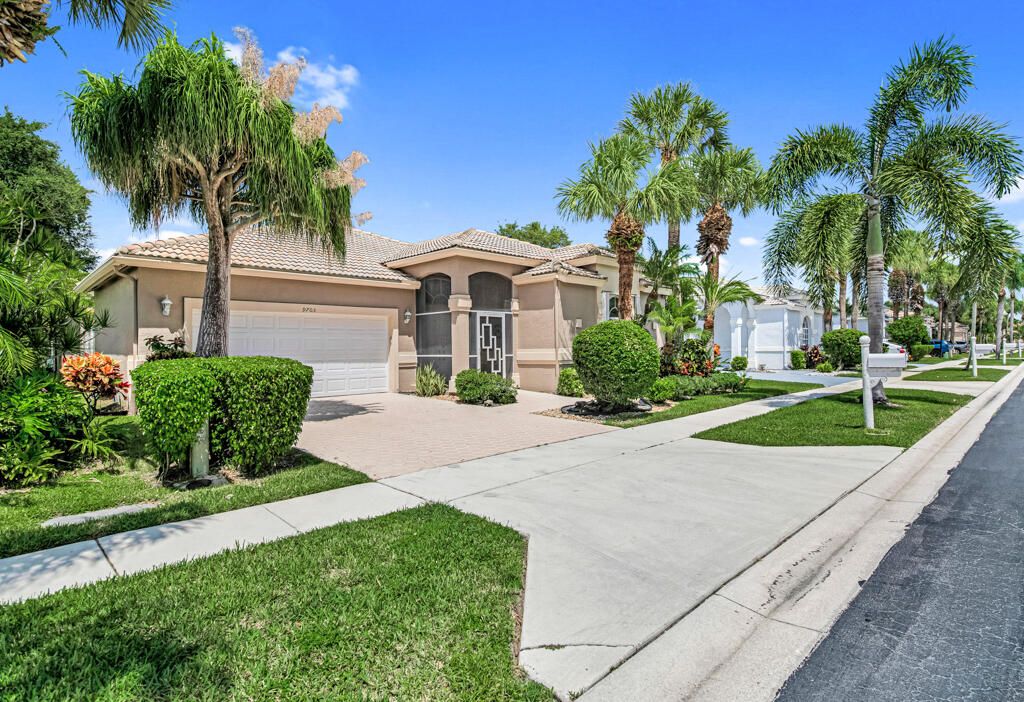 Active With Contract: $500,000 (3 beds, 2 baths, 2316 Square Feet)