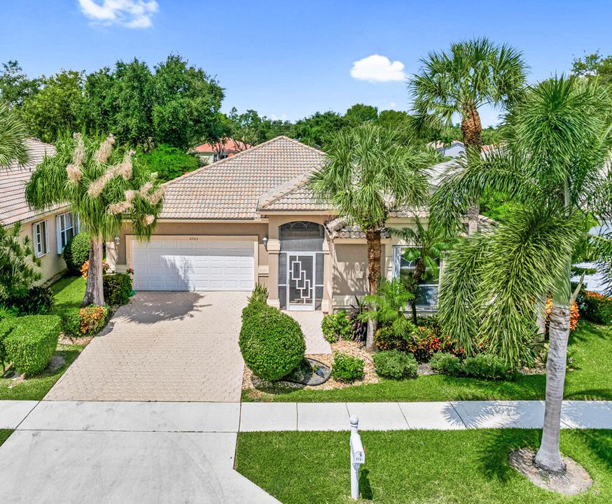 Active With Contract: $500,000 (3 beds, 2 baths, 2316 Square Feet)