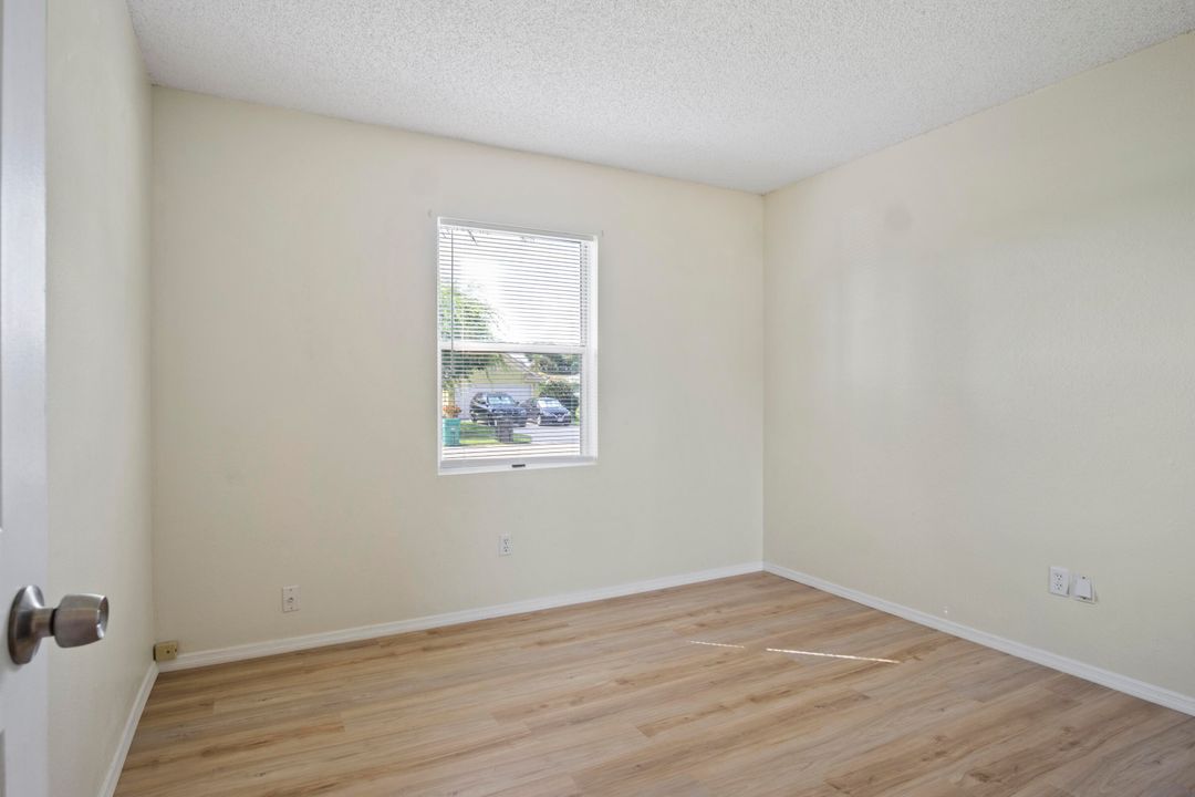 For Sale: $349,500 (3 beds, 2 baths, 1148 Square Feet)