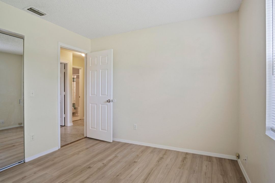 For Sale: $349,500 (3 beds, 2 baths, 1148 Square Feet)