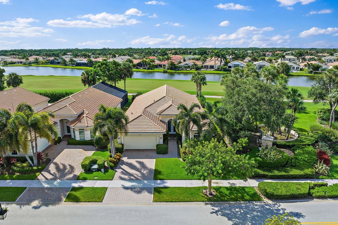 For Sale: $1,895,000 (4 beds, 3 baths, 2916 Square Feet)