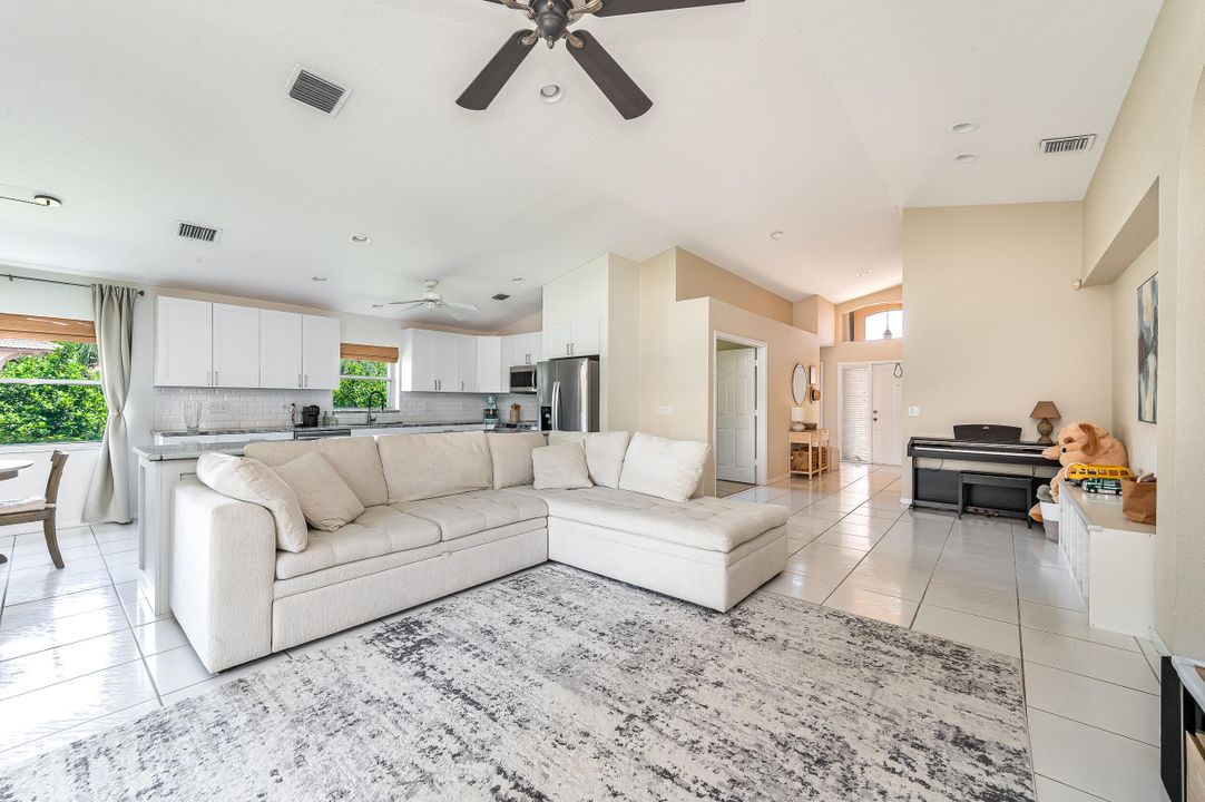 Active With Contract: $679,000 (3 beds, 2 baths, 2007 Square Feet)