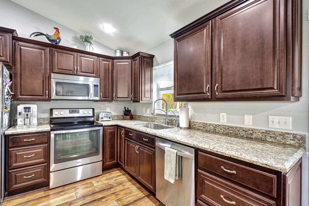 For Sale: $759,000 (3 beds, 2 baths, 1722 Square Feet)