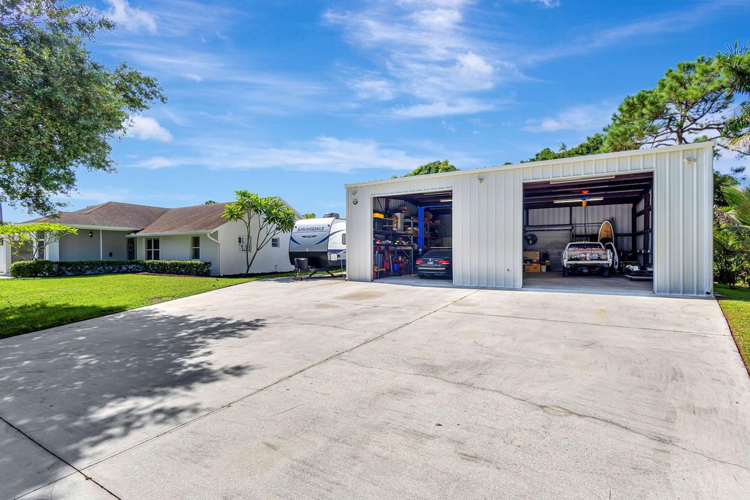 For Sale: $759,000 (3 beds, 2 baths, 1722 Square Feet)