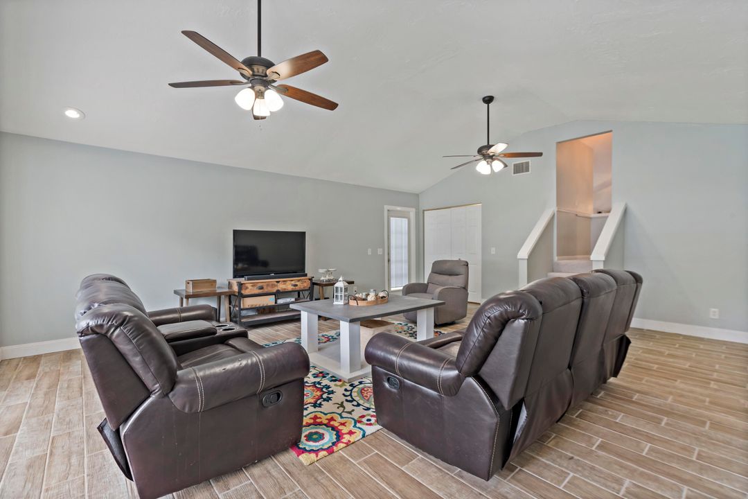 For Sale: $500,000 (3 beds, 2 baths, 2636 Square Feet)