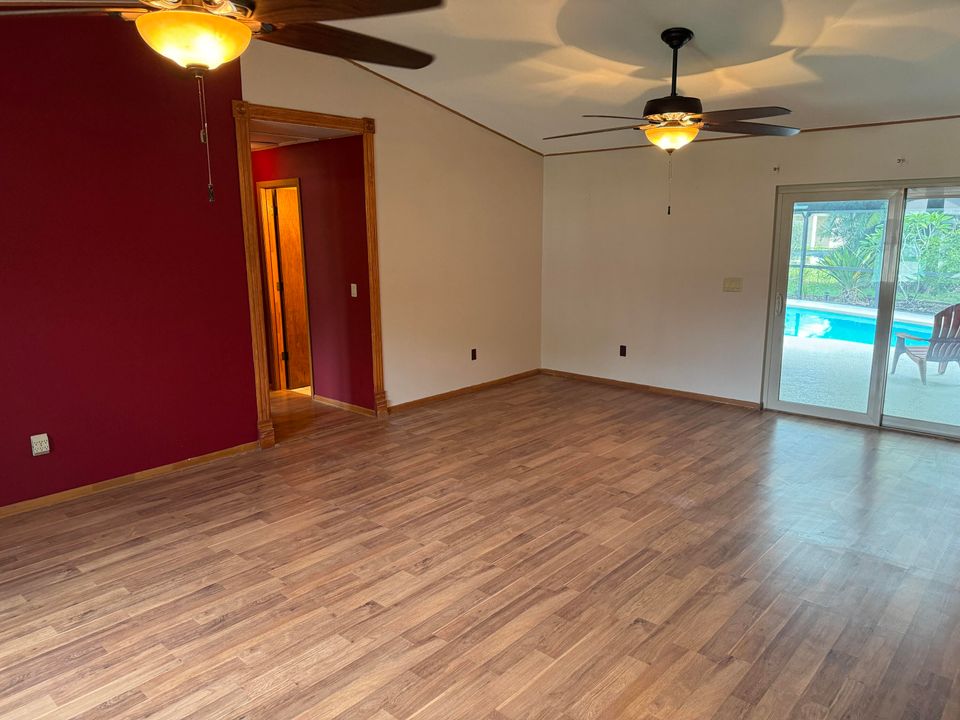 For Rent: $2,500 (3 beds, 2 baths, 1480 Square Feet)