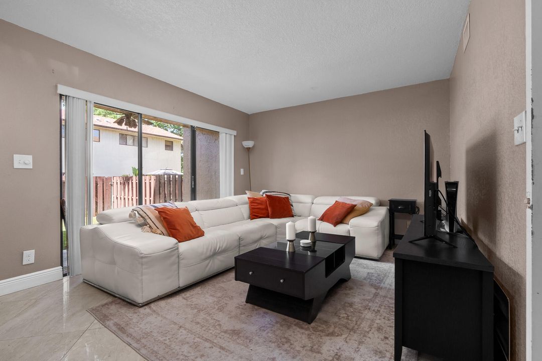 Active With Contract: $300,000 (3 beds, 3 baths, 1311 Square Feet)