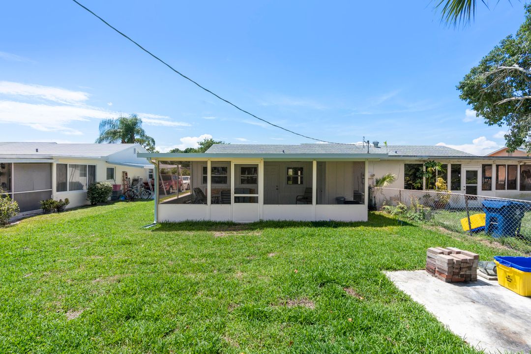 Active With Contract: $355,000 (2 beds, 1 baths, 783 Square Feet)