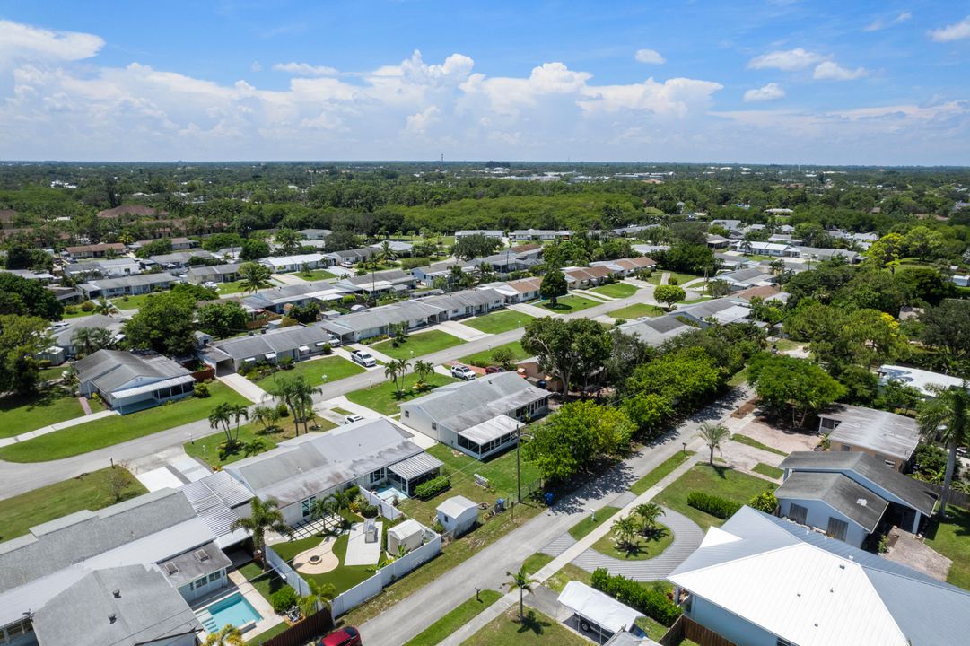 Active With Contract: $355,000 (2 beds, 1 baths, 783 Square Feet)