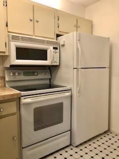 For Rent: $3,000 (2 beds, 2 baths, 1090 Square Feet)