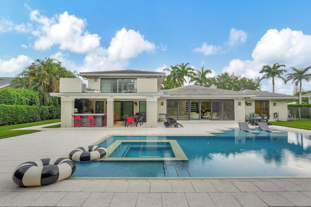 Recently Sold: $3,150,000 (5 beds, 5 baths, 4500 Square Feet)