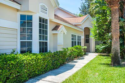 For Sale: $985,000 (3 beds, 2 baths, 1833 Square Feet)