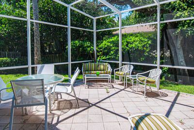 For Sale: $985,000 (3 beds, 2 baths, 1833 Square Feet)