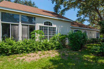 For Sale: $985,000 (3 beds, 2 baths, 1833 Square Feet)