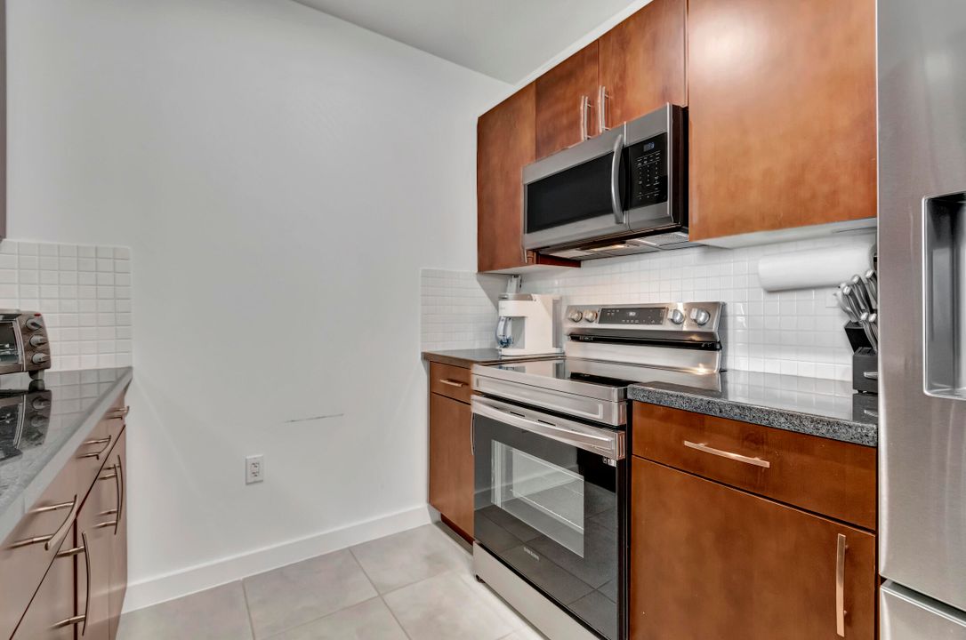 For Rent: $6,500 (2 beds, 2 baths, 1083 Square Feet)