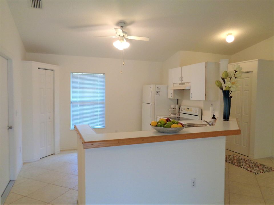 For Rent: $2,400 (3 beds, 2 baths, 1146 Square Feet)