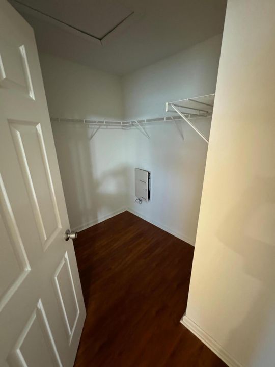 Active With Contract: $2,400 (3 beds, 2 baths, 1627 Square Feet)