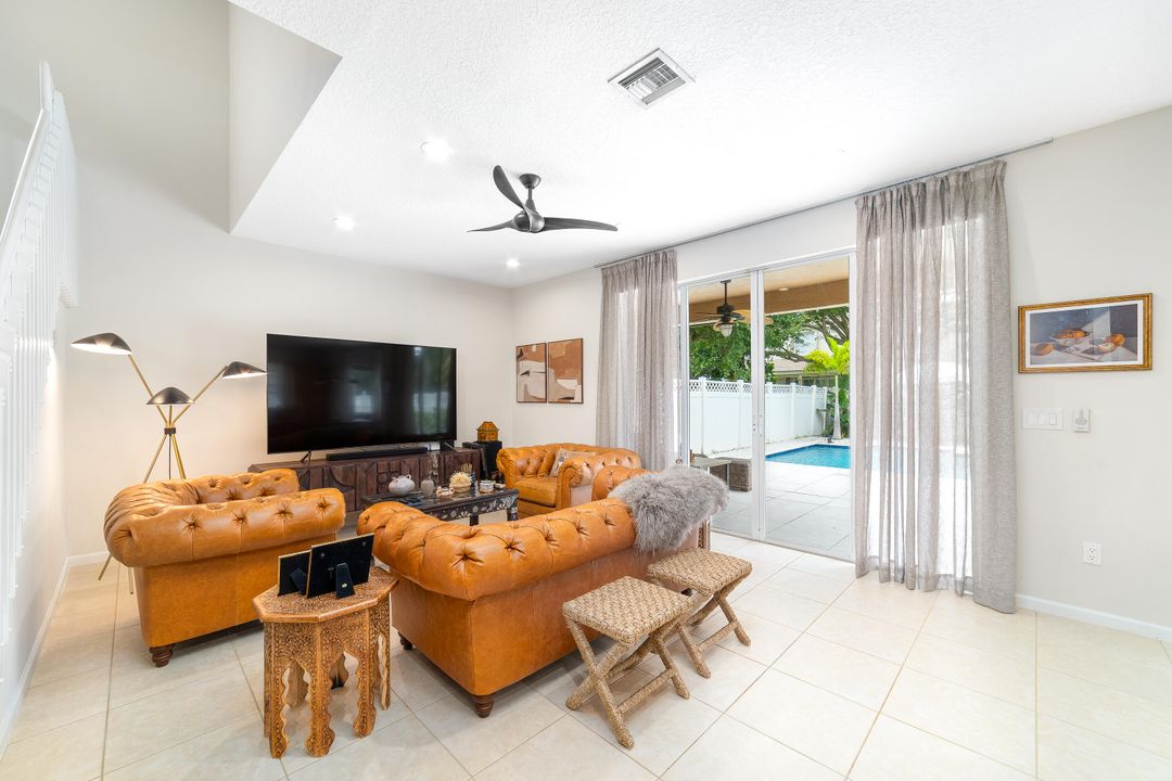 For Sale: $699,900 (4 beds, 2 baths, 2693 Square Feet)