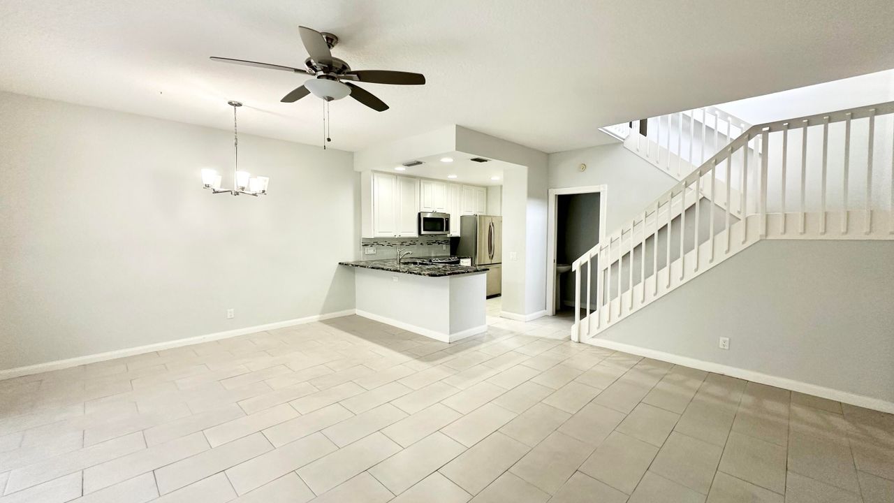 Active With Contract: $3,000 (3 beds, 2 baths, 1298 Square Feet)